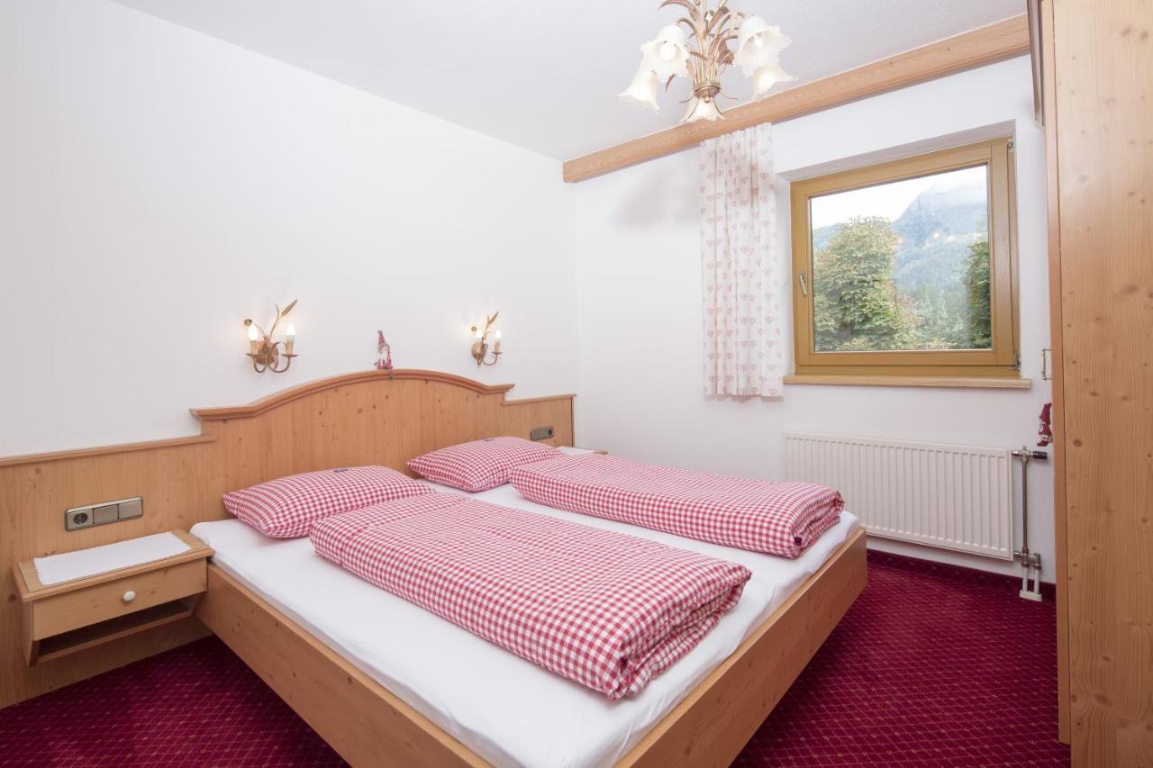 Landhaus Greil ライト・イム・アルプバッハタール 部屋 写真