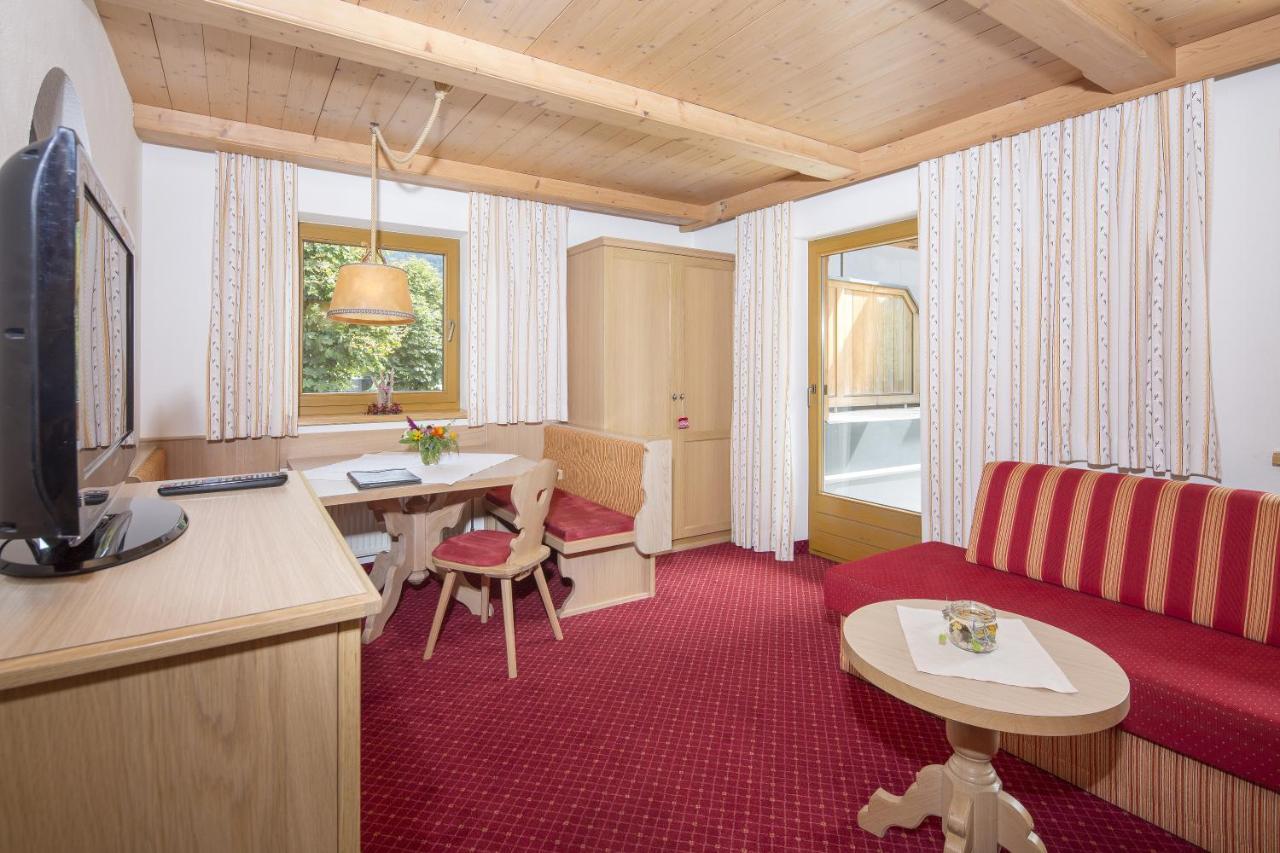 Landhaus Greil ライト・イム・アルプバッハタール 部屋 写真